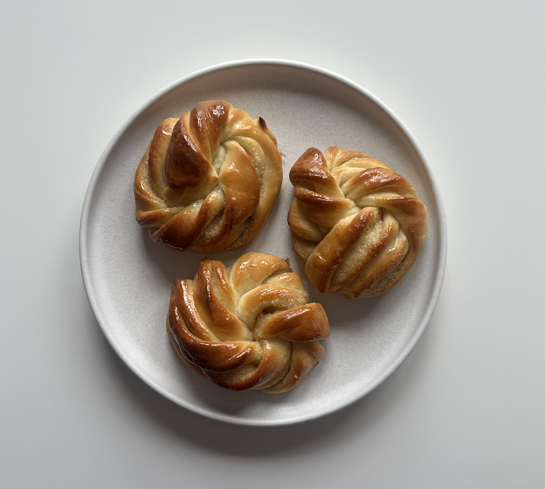 Cardamom Bun (4-pack)